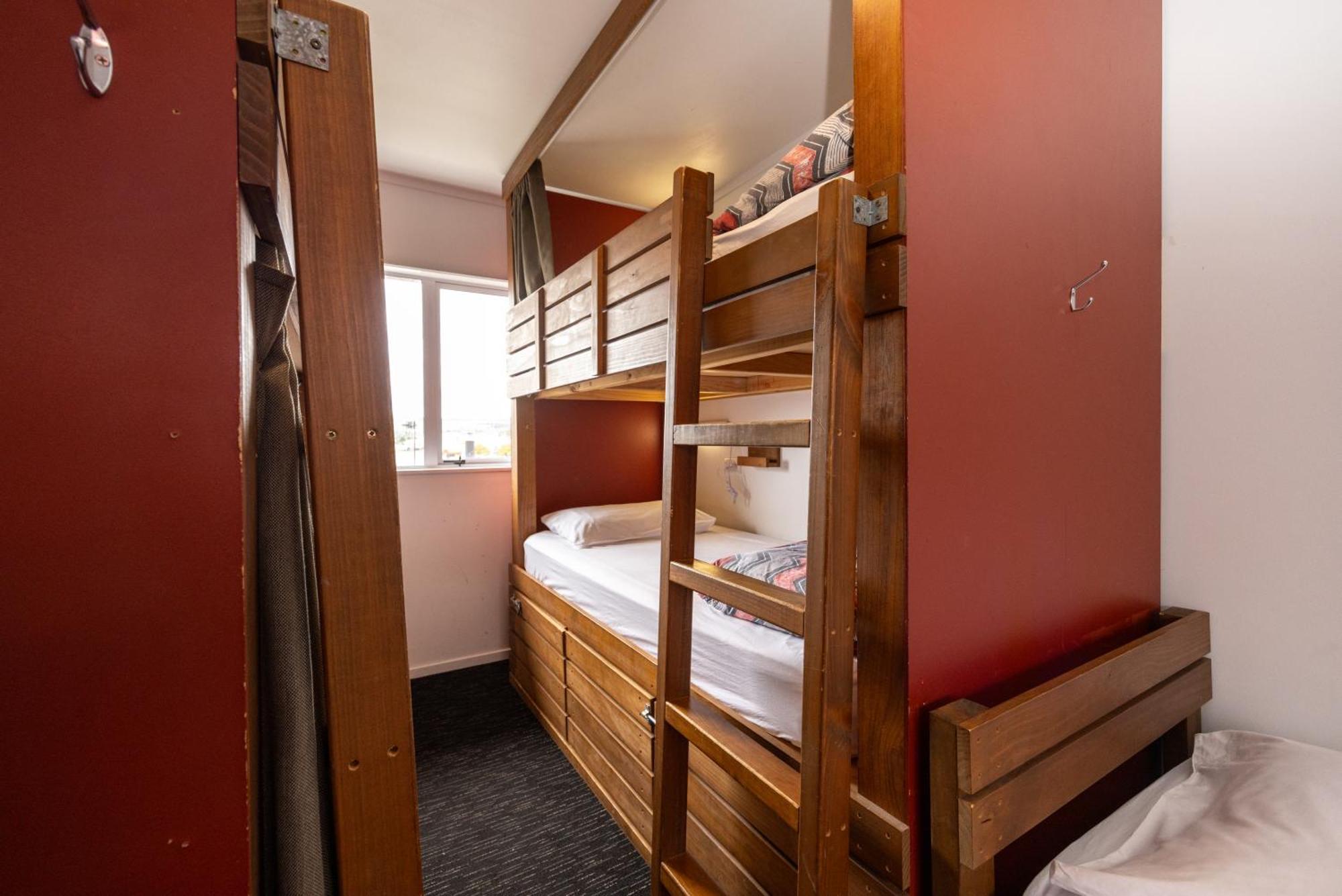 Haka House Taupo Hostel Eksteriør bilde