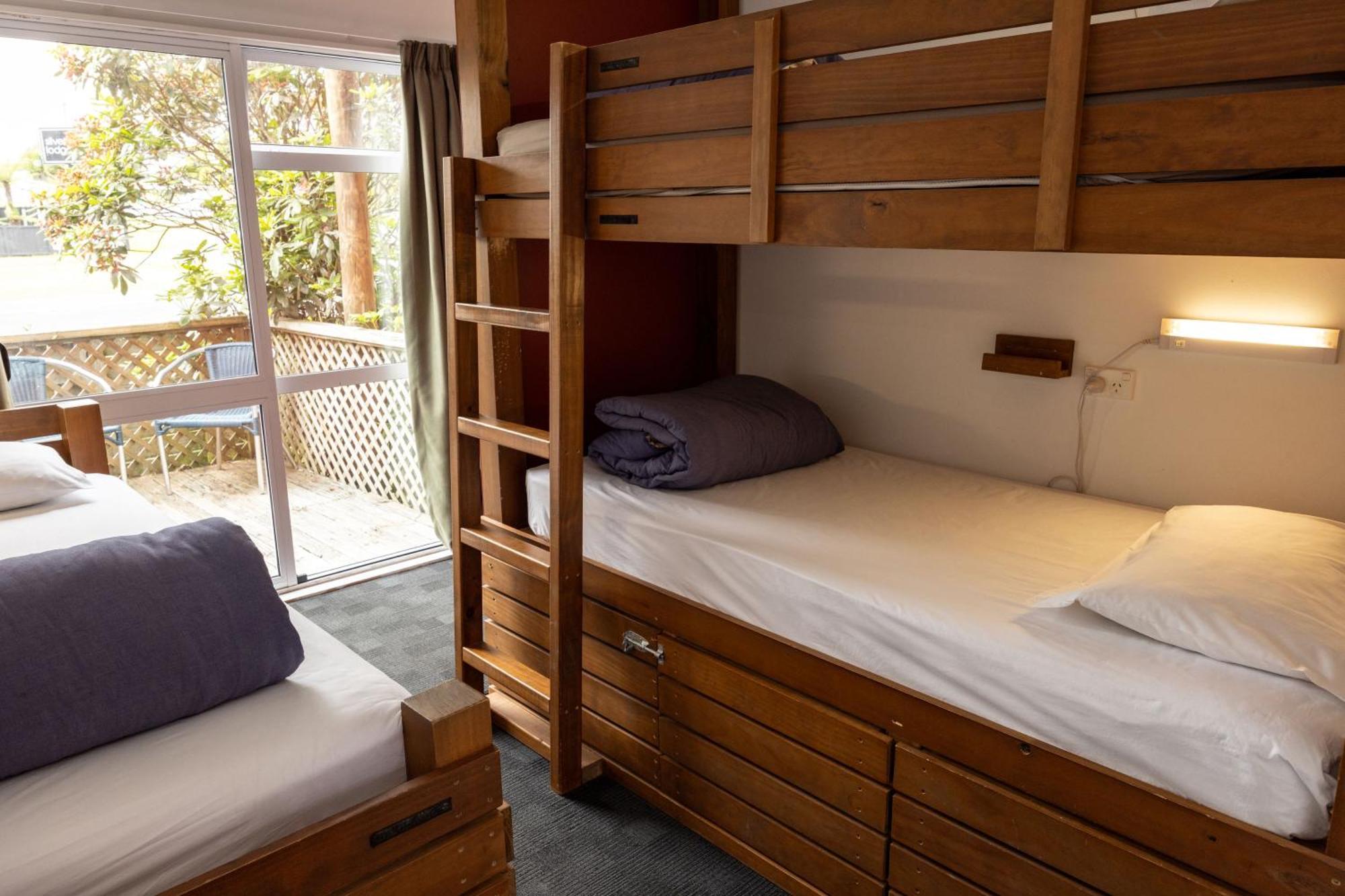 Haka House Taupo Hostel Eksteriør bilde