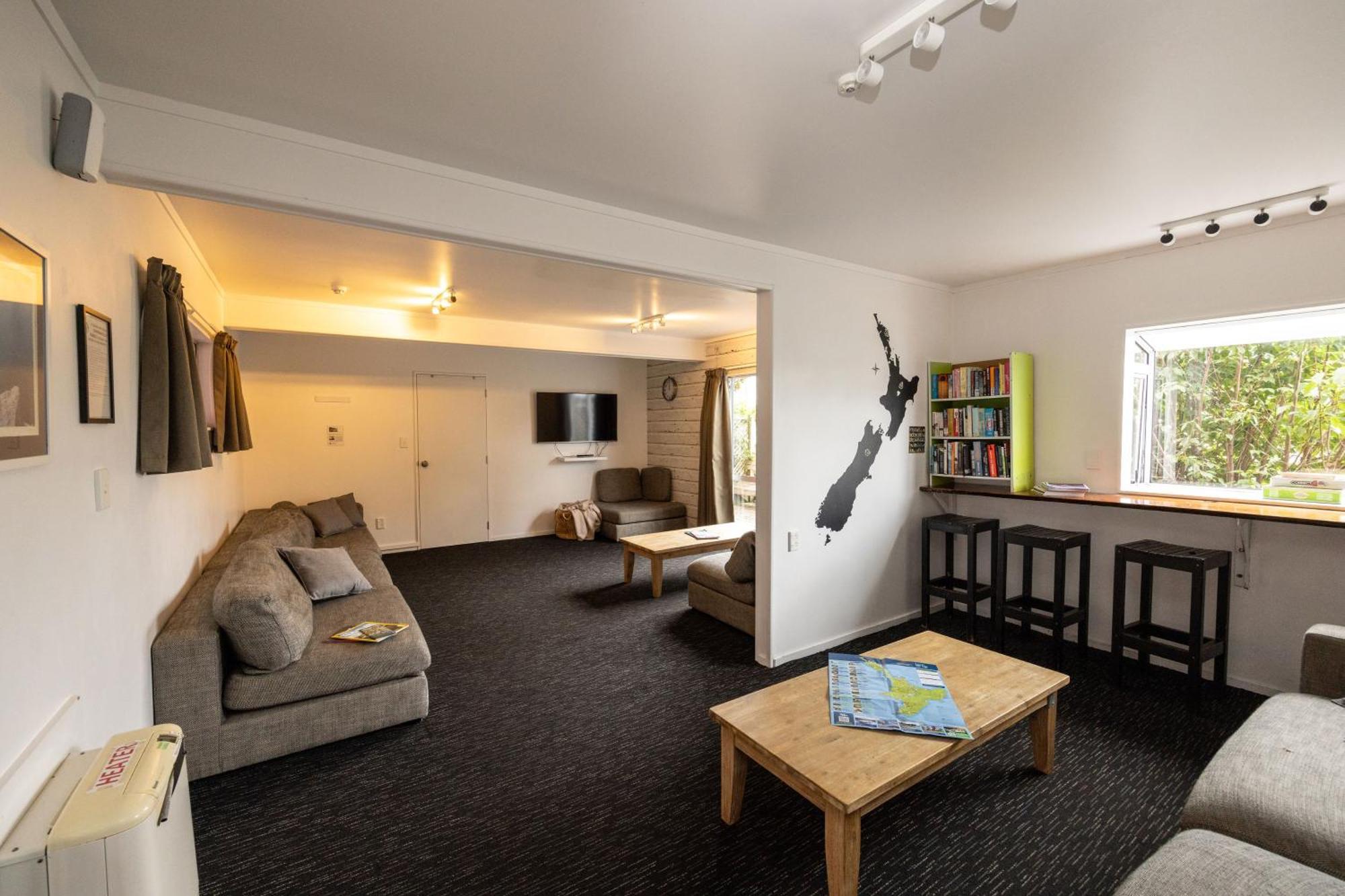 Haka House Taupo Hostel Eksteriør bilde