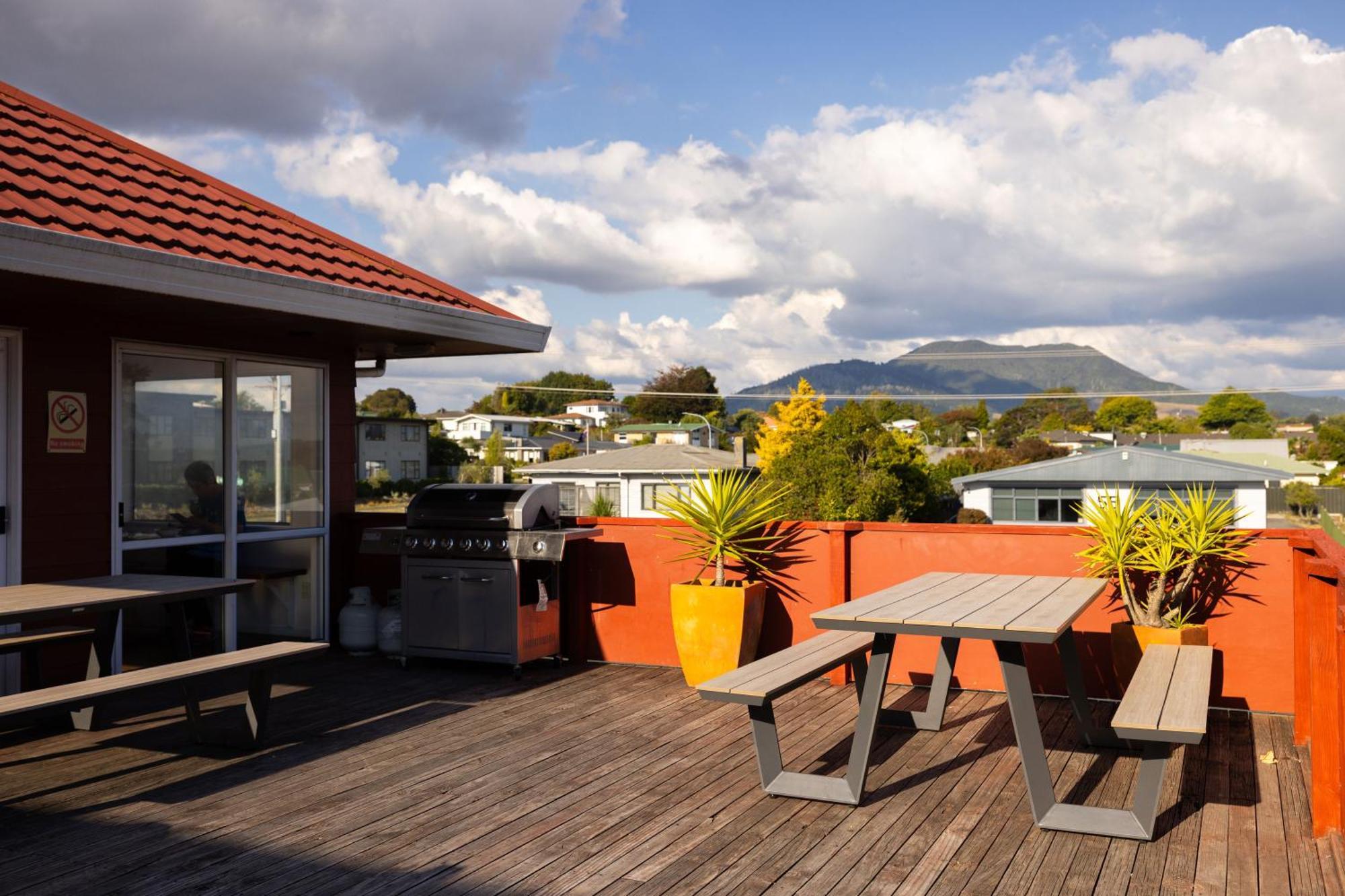 Haka House Taupo Hostel Eksteriør bilde
