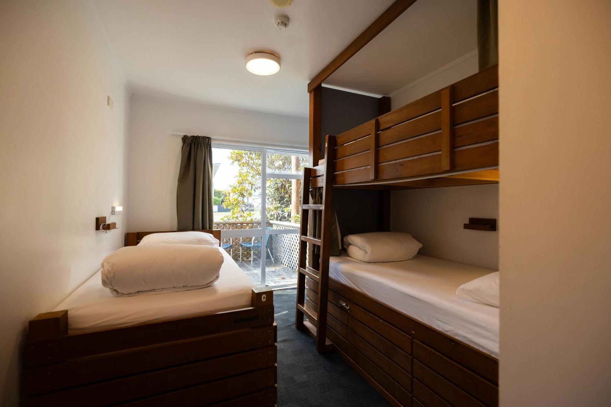 Haka House Taupo Hostel Eksteriør bilde
