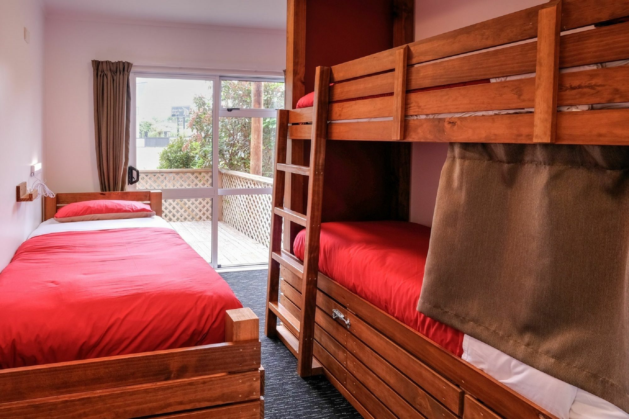Haka House Taupo Hostel Eksteriør bilde